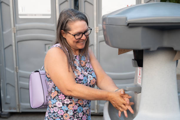 Best Luxury portable toilet rental  in Shorewood, IL